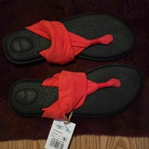 Brand new women’s sandals (soft soul), allows a comfortable wear.